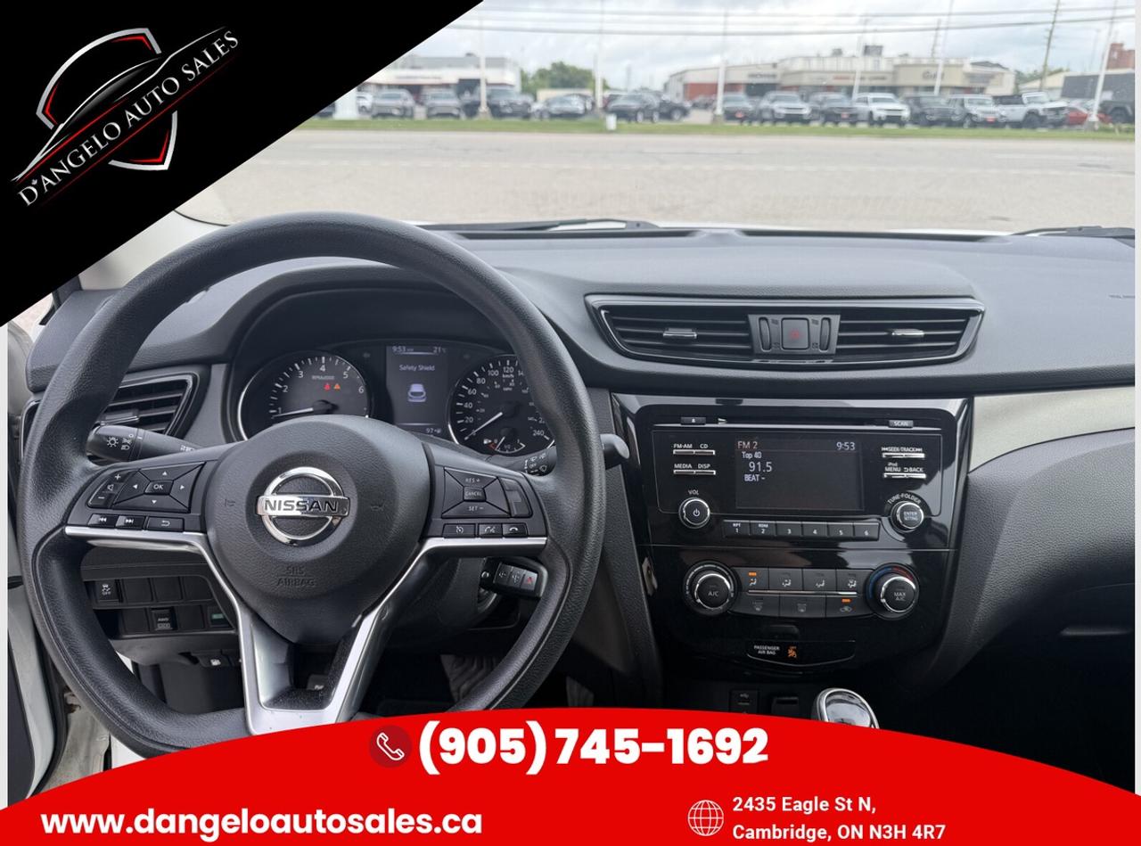 2018 Nissan Rogue Sport SV Photo