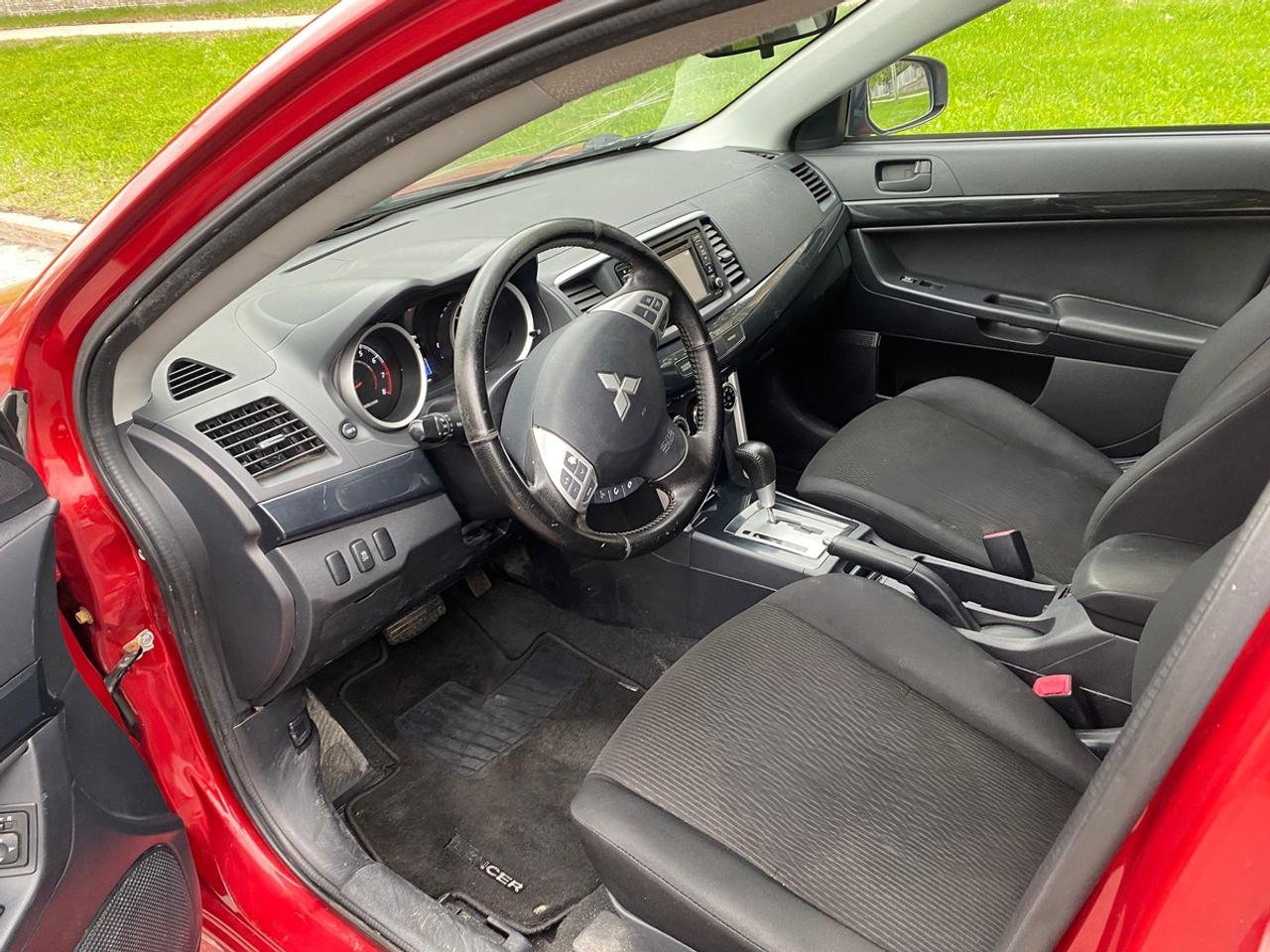2017 Mitsubishi Lancer ES Photo