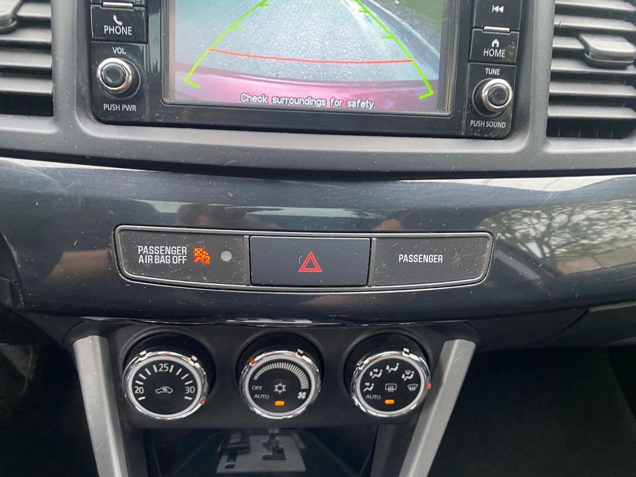 2017 Mitsubishi Lancer ES Photo
