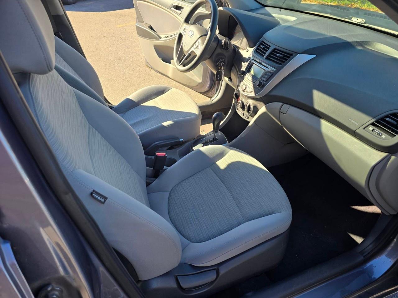 2017 Hyundai Accent 4DR SDN AUTO SE Photo