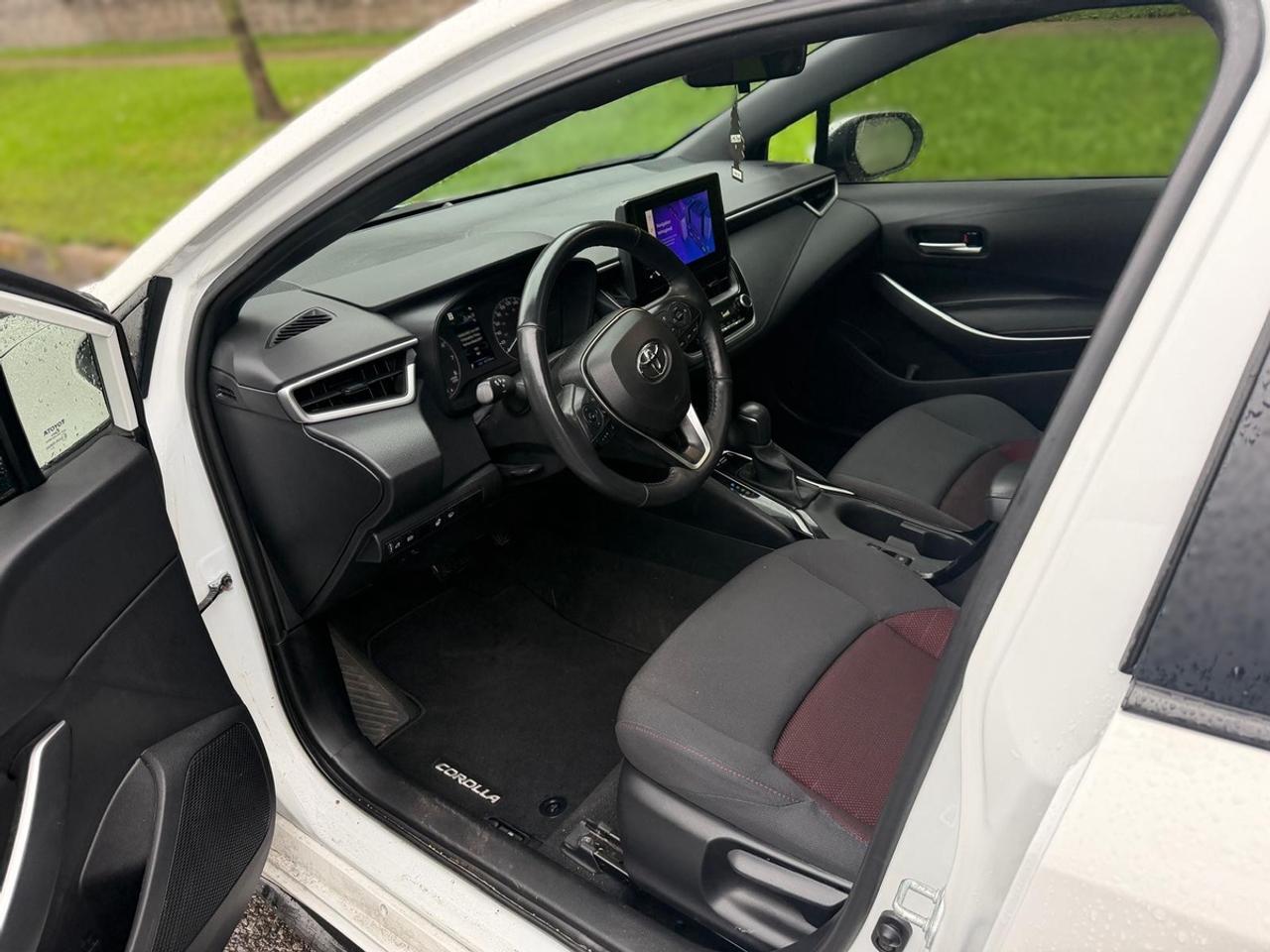 2024 Toyota Corolla SE Photo