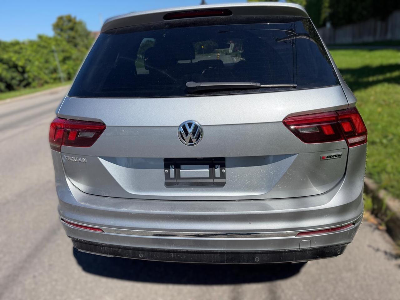 2019 Volkswagen Tiguan SEL Premium Photo4