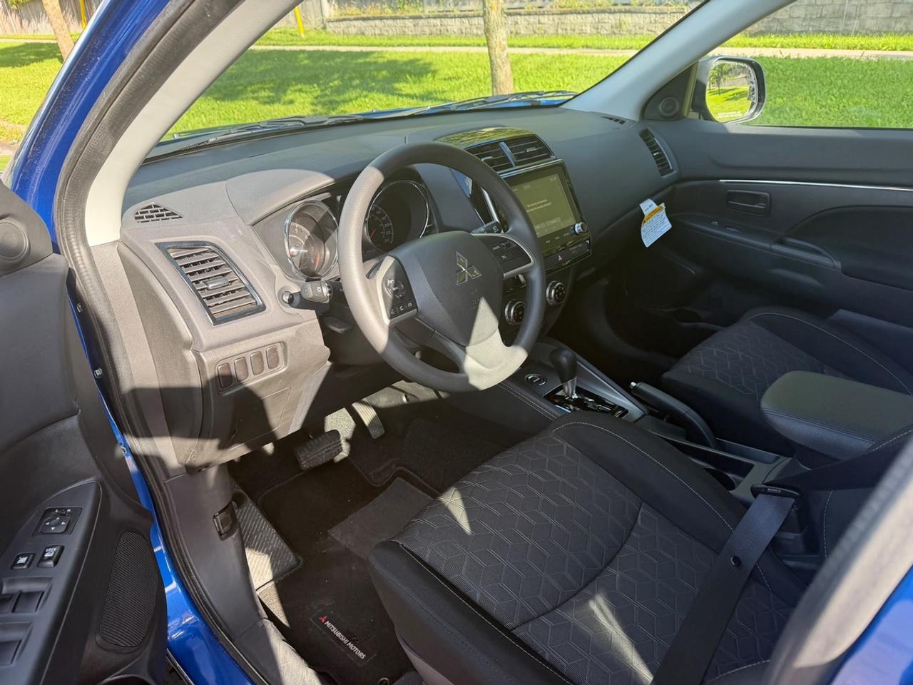 2026 Mitsubishi RVR ES Photo