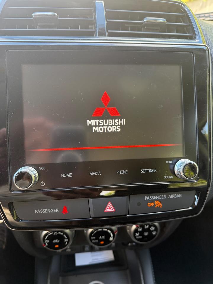 2026 Mitsubishi RVR ES Photo