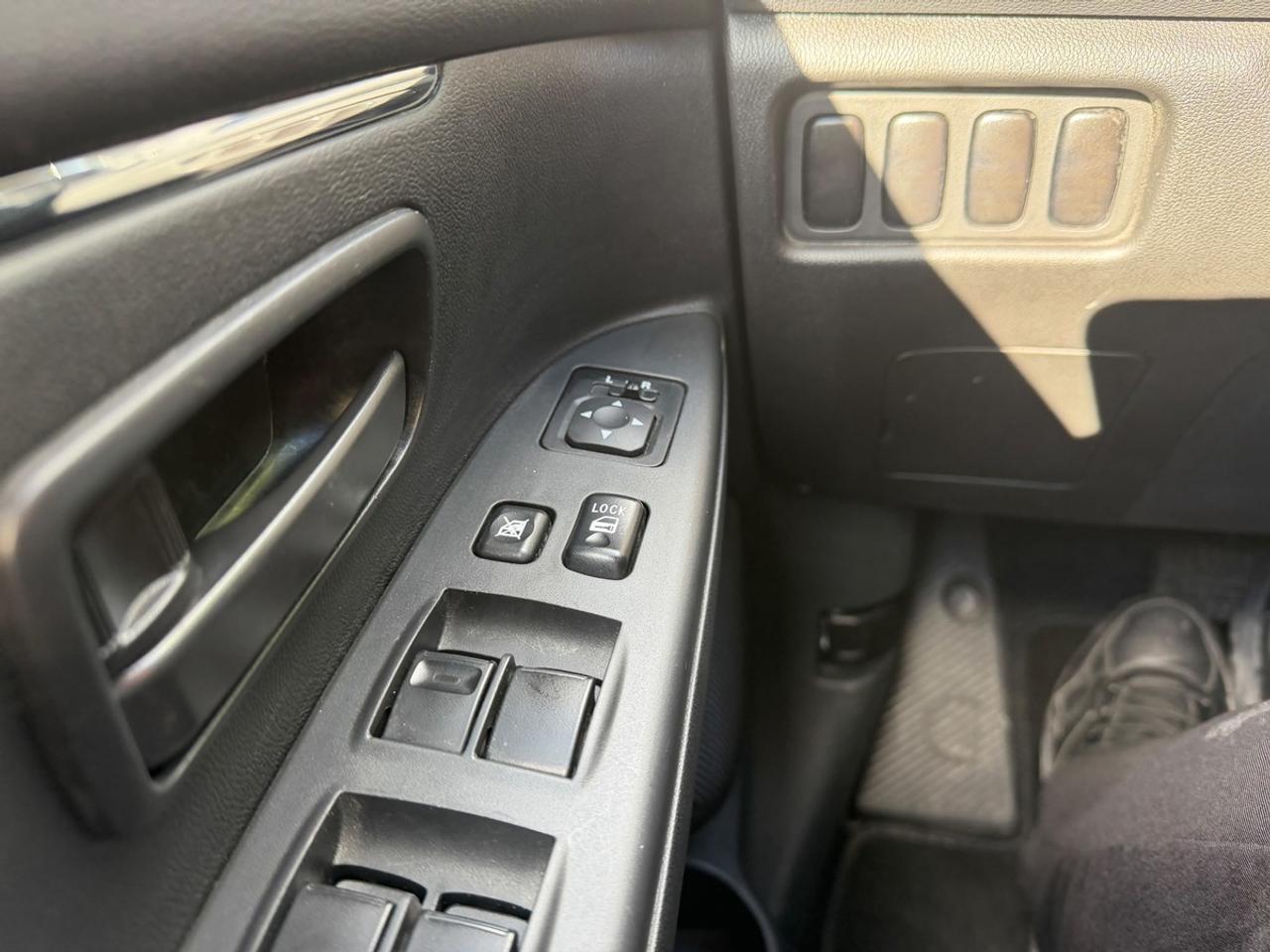 2026 Mitsubishi RVR ES Photo