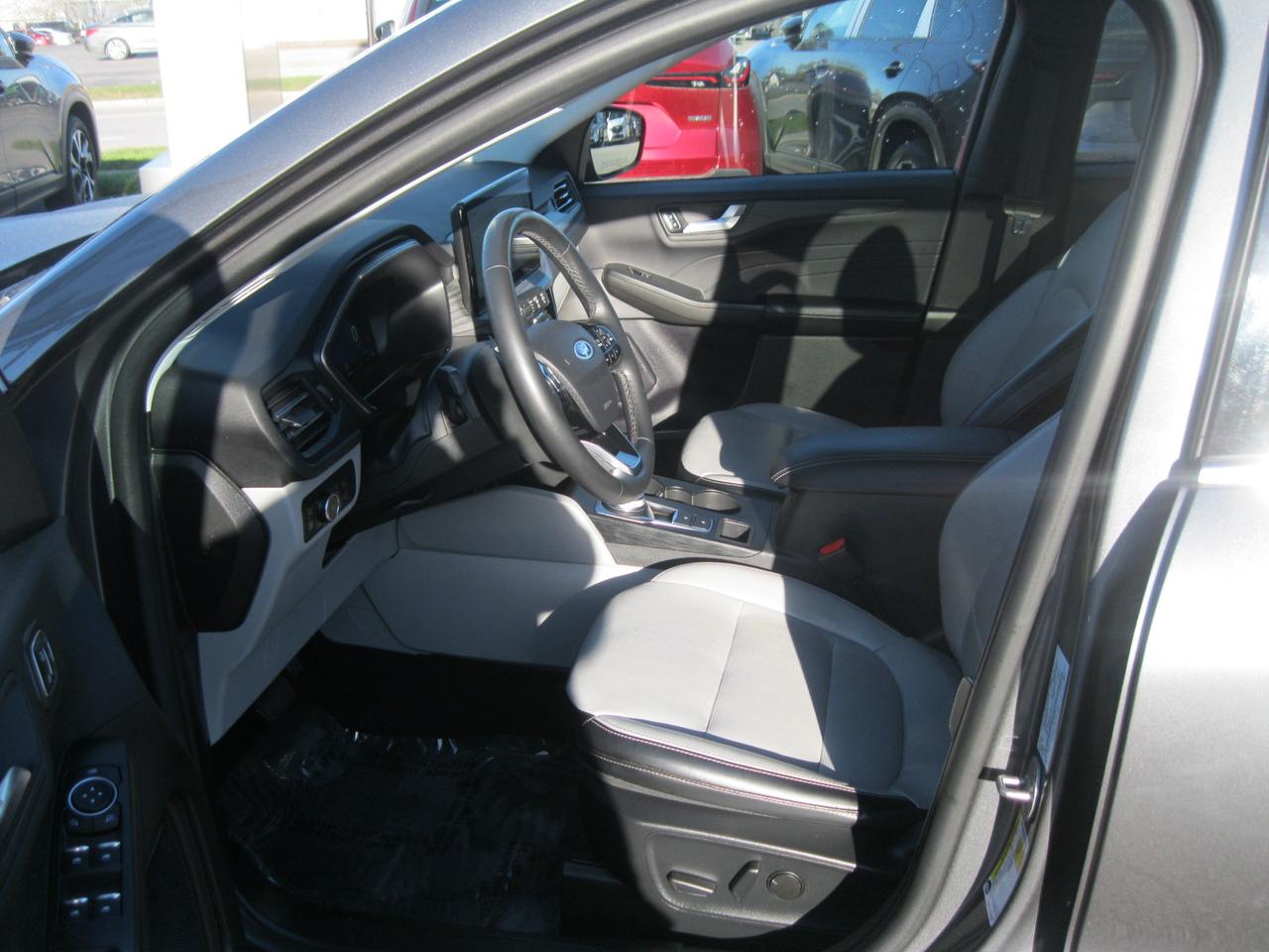 2024 Ford Escape Platinum 4dr All-Wheel Drive Photo