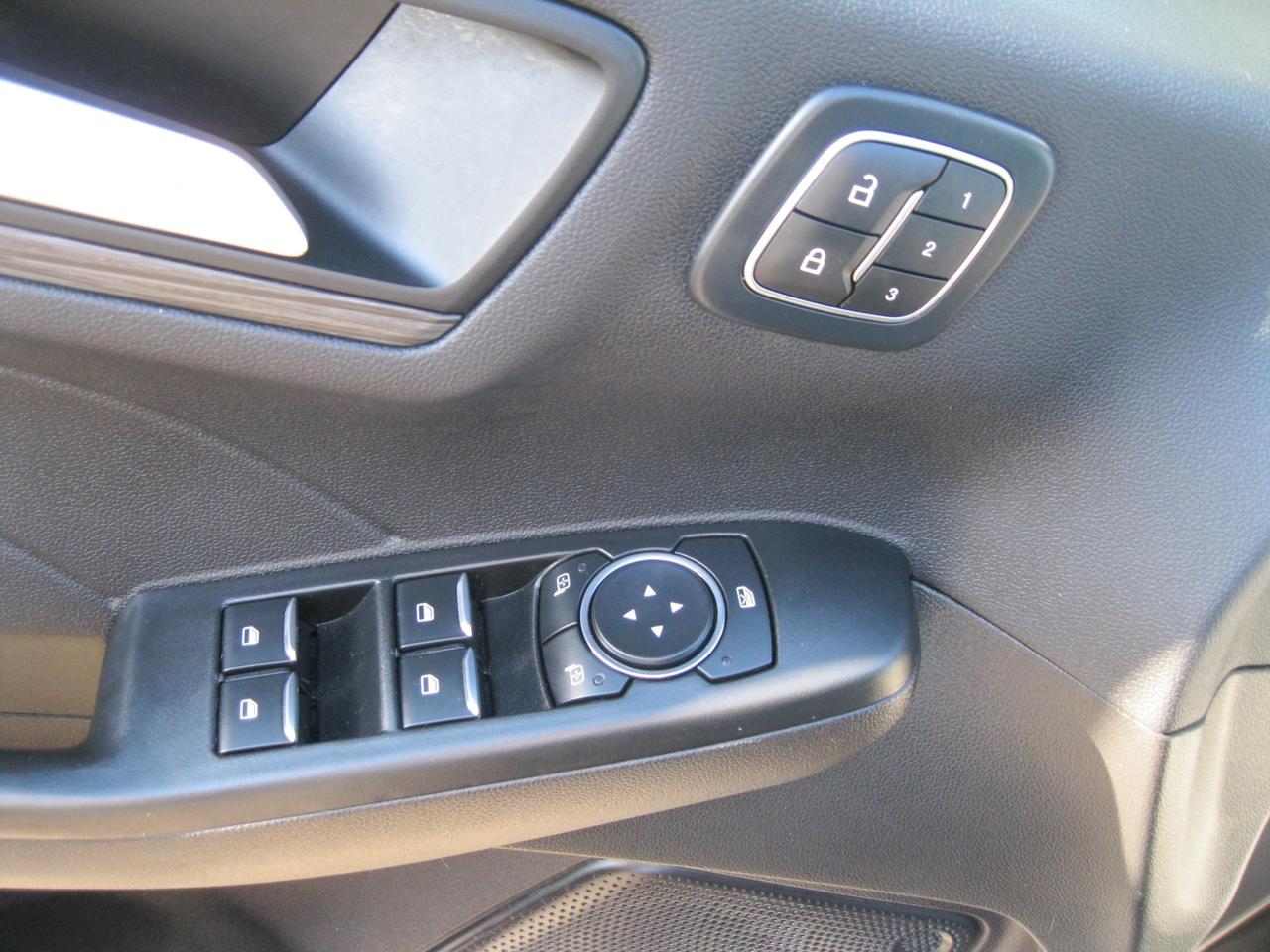 2024 Ford Escape Platinum 4dr All-Wheel Drive Photo