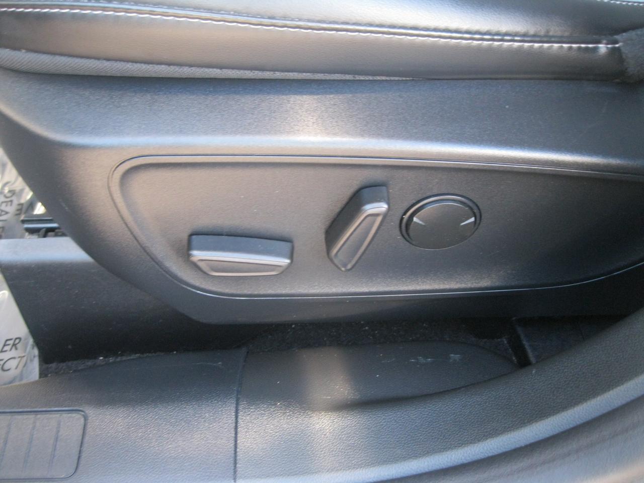 2024 Ford Escape Platinum 4dr All-Wheel Drive Photo