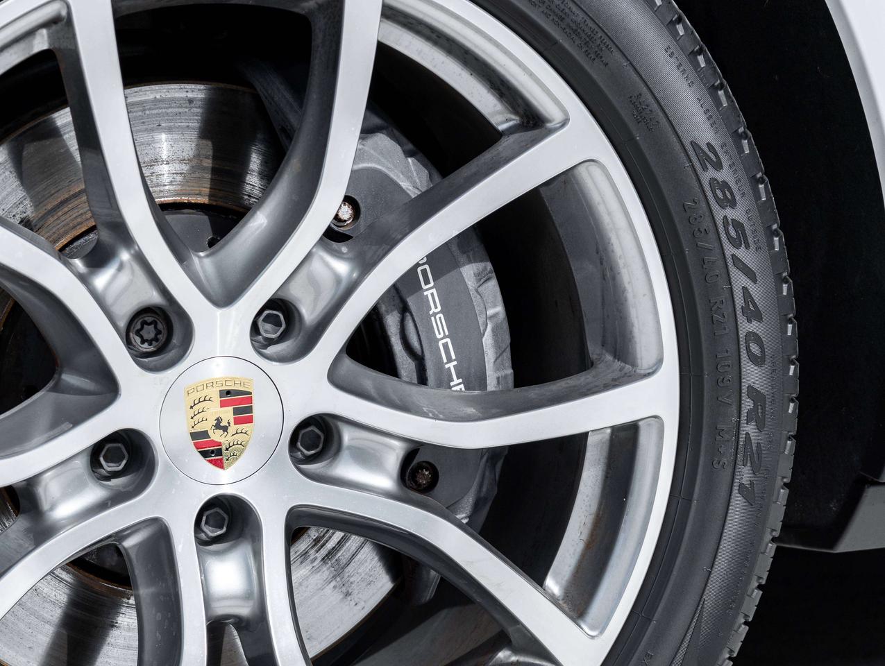 2023 Porsche Cayenne Low Kms   Adaptive Cruise   21" Wheels   CERTIFIED Photo