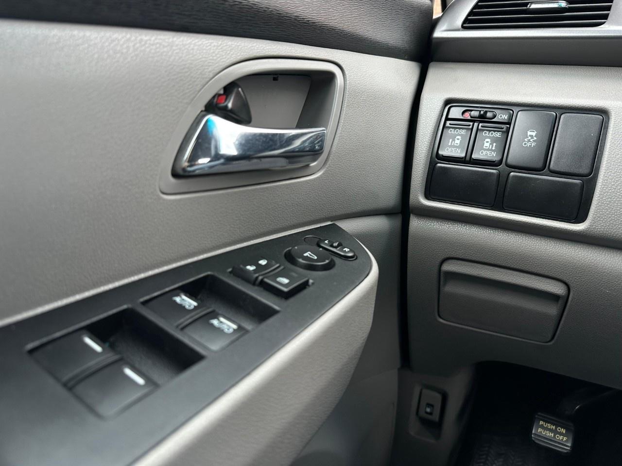2014 Honda Odyssey EX Photo