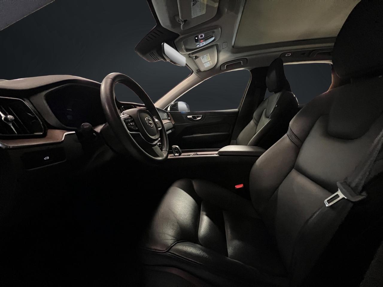 2024 Volvo XC60 B5 Plus Awd Dark Theme Photo