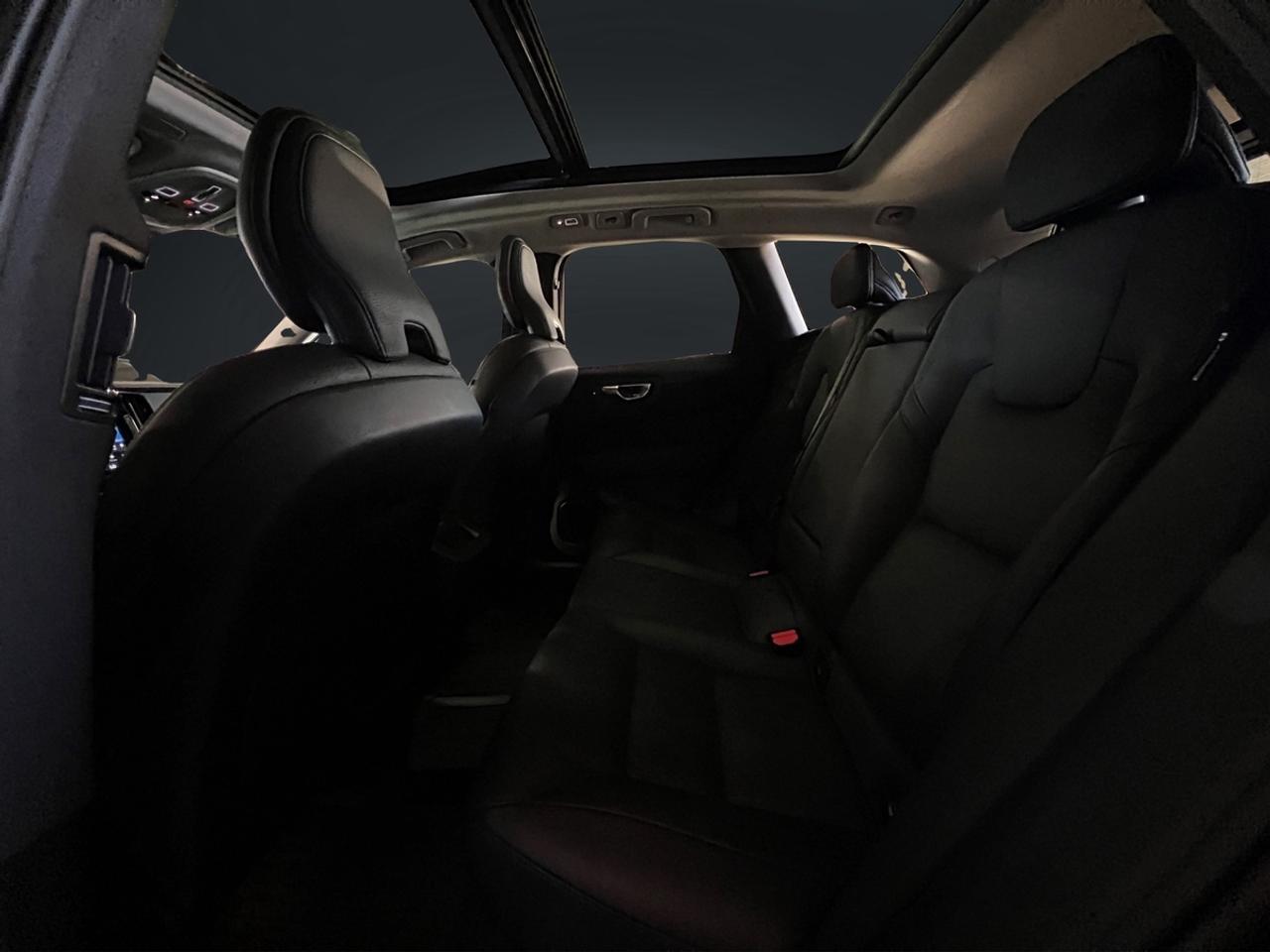 2024 Volvo XC60 B5 Plus Awd Dark Theme Photo