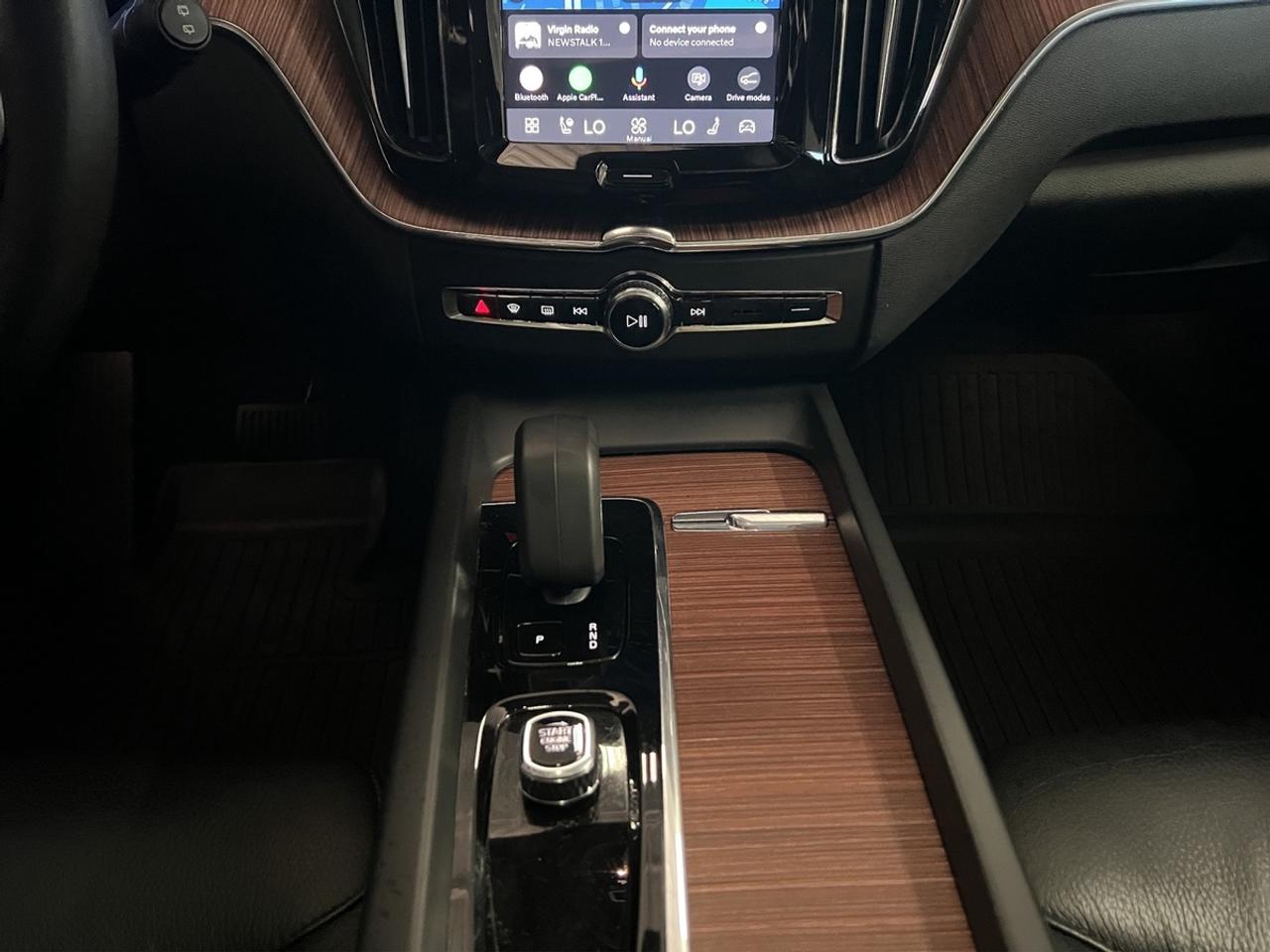 2024 Volvo XC60 B5 Plus Awd Dark Theme Photo