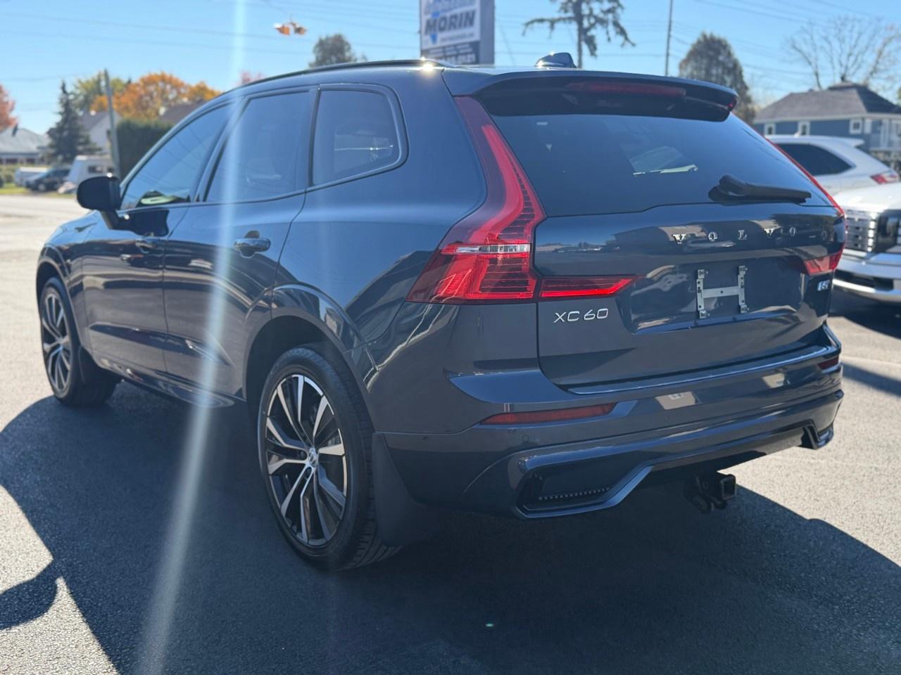 2024 Volvo XC60 B5 AWD Plus Dark Theme Photo