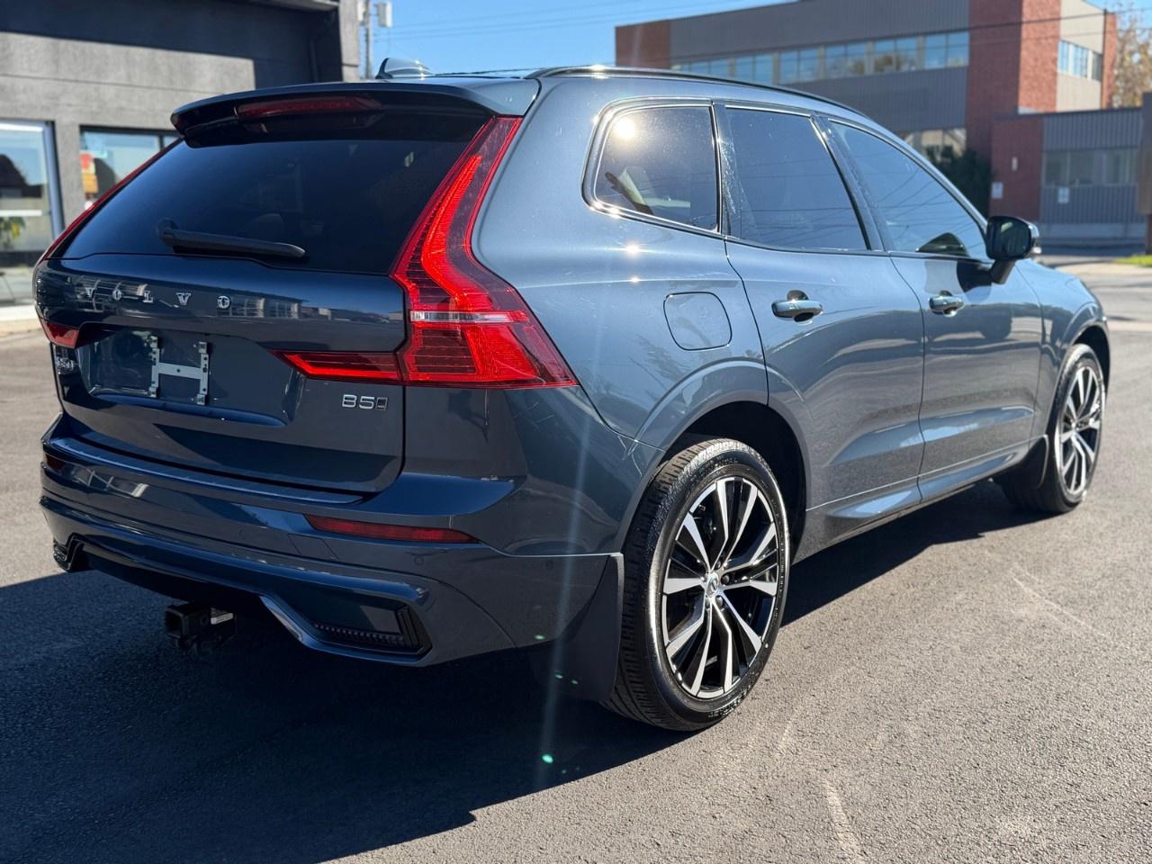 2024 Volvo XC60 B5 AWD Plus Dark Theme Photo