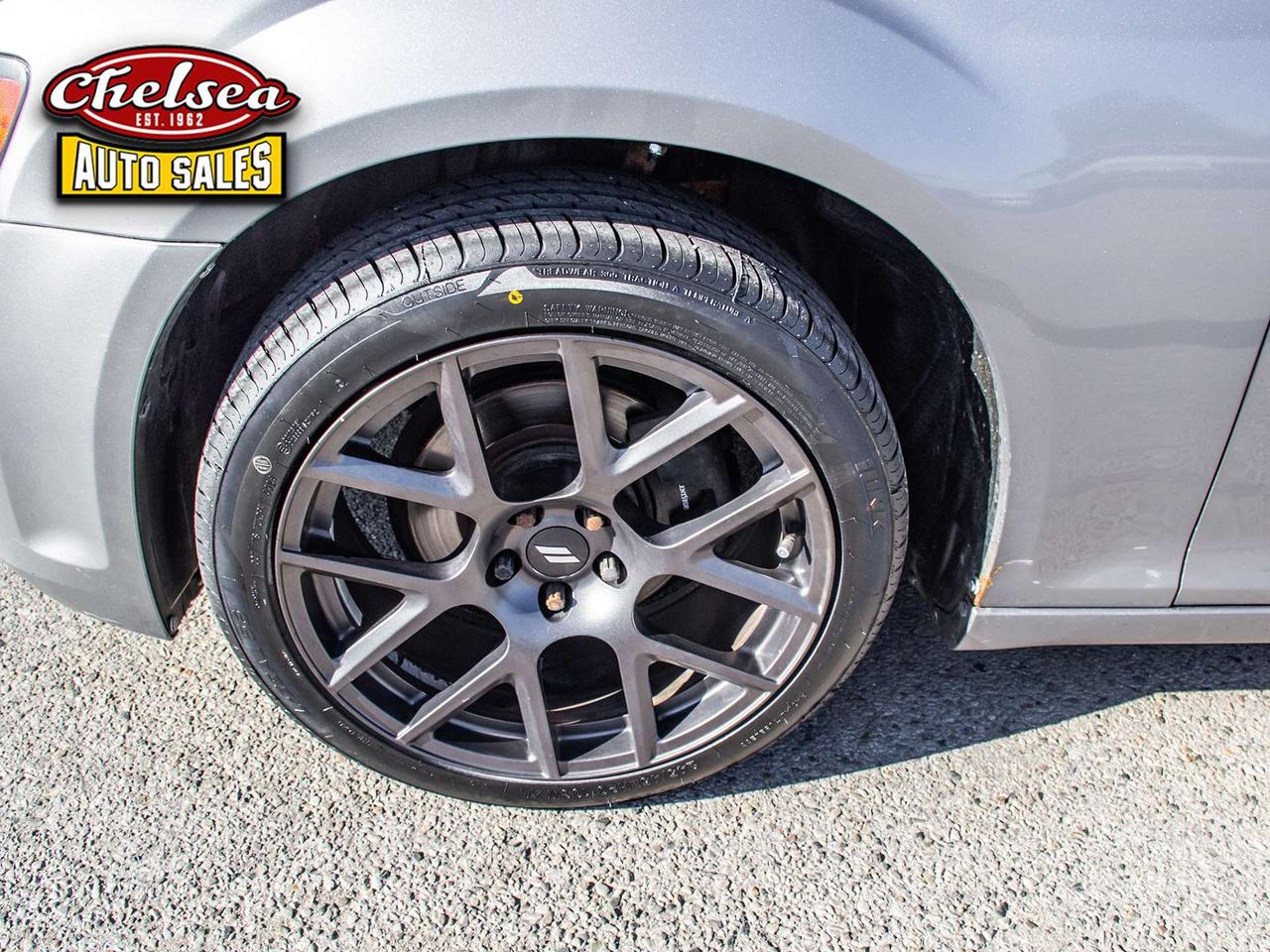 2014 Chrysler 300 S V6 RWD Photo3