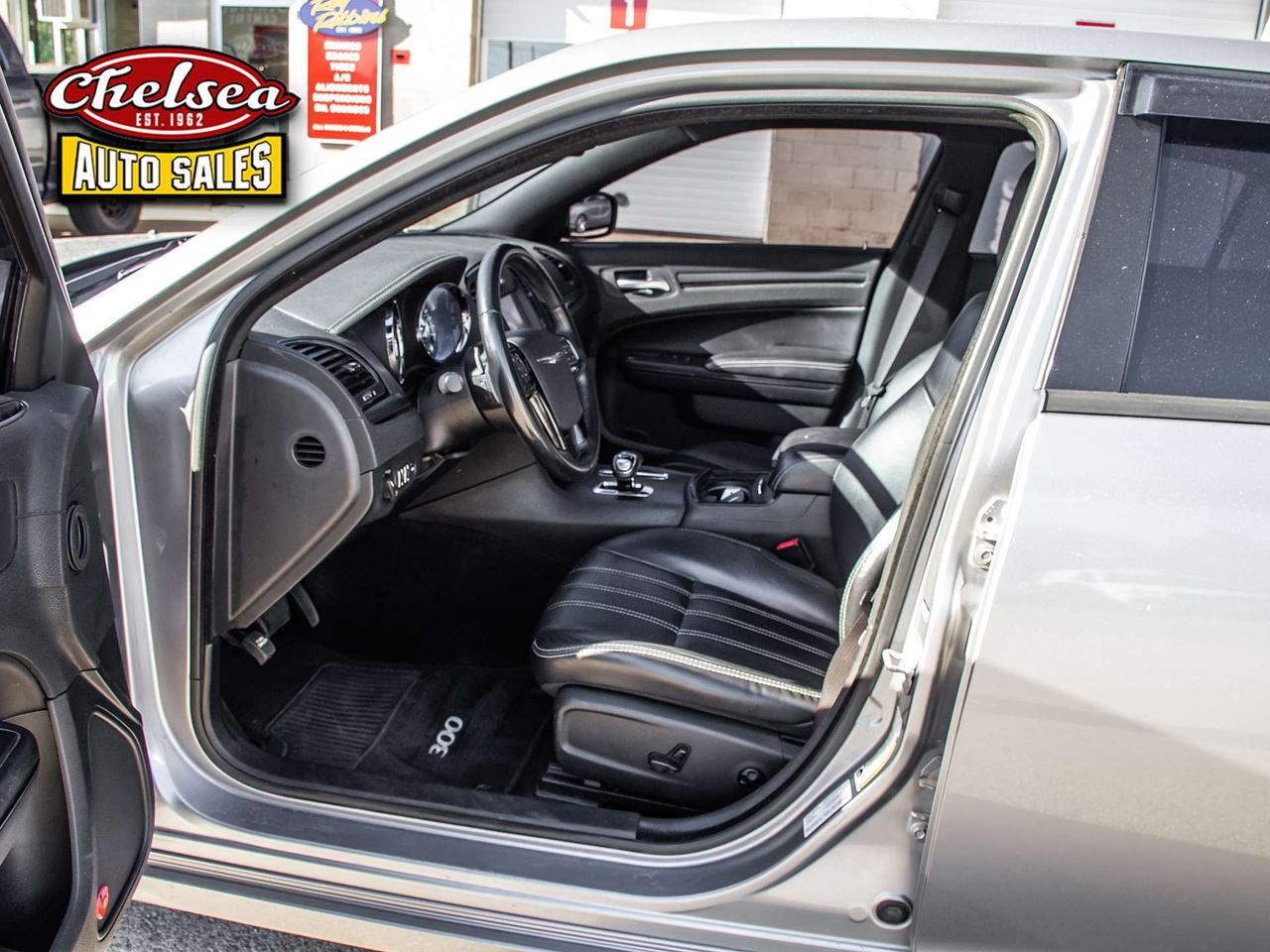 2014 Chrysler 300 S V6 RWD Photo
