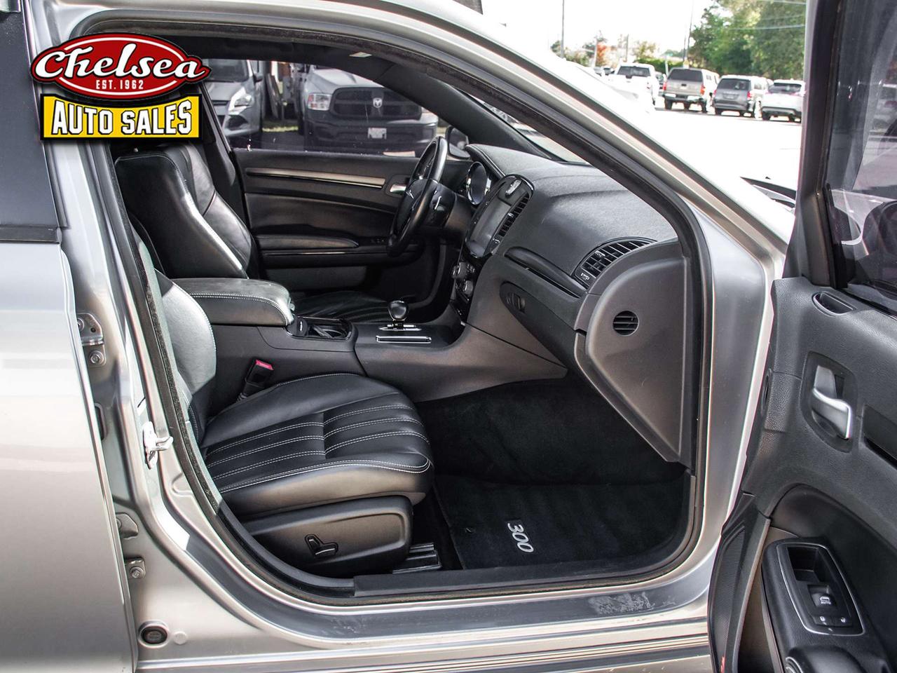 2014 Chrysler 300 S V6 RWD Photo