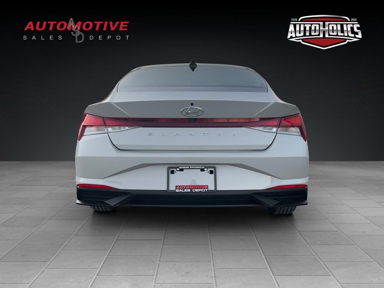 2023 Hyundai Elantra SEL Photo