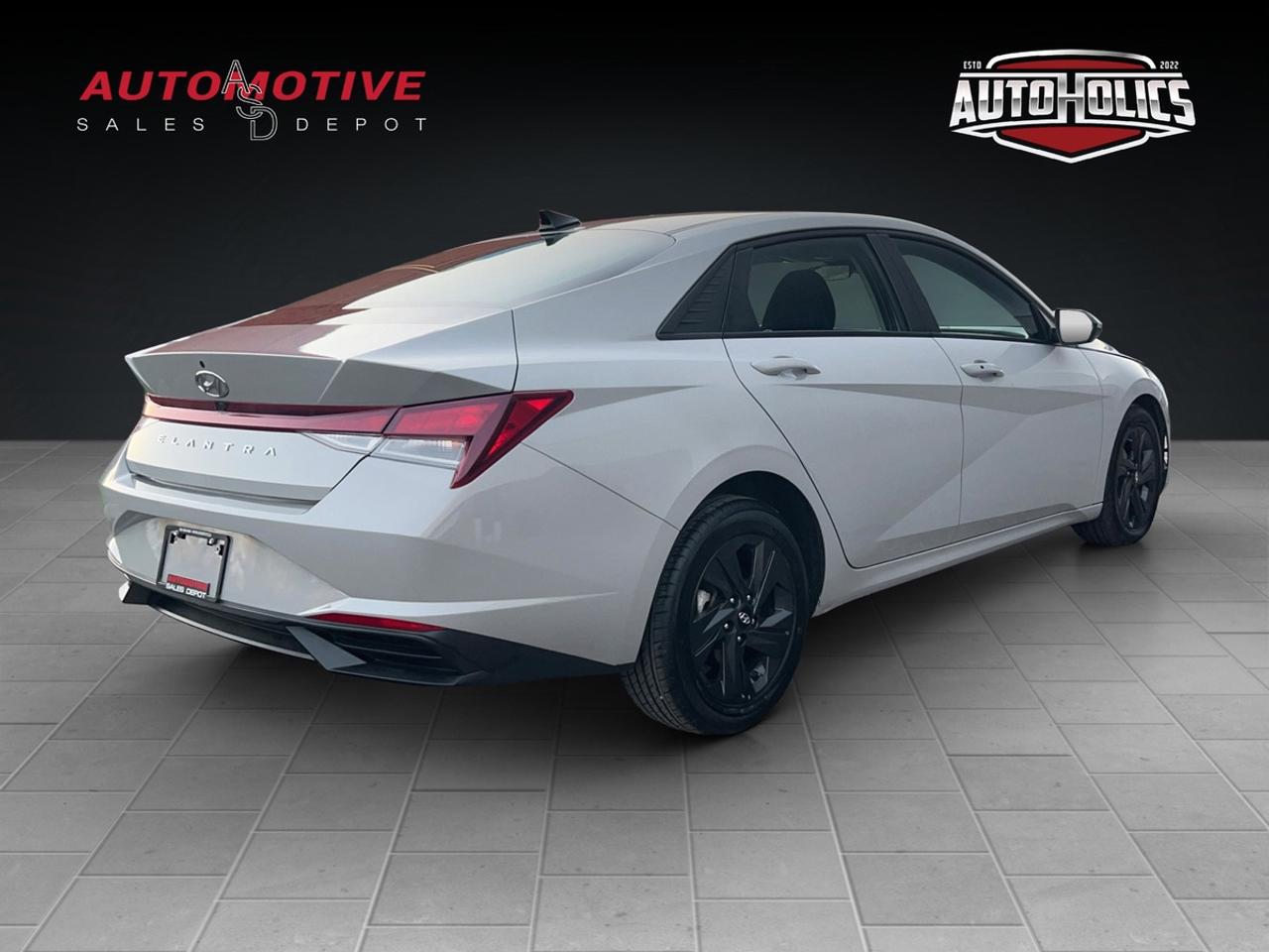 2023 Hyundai Elantra SEL Photo