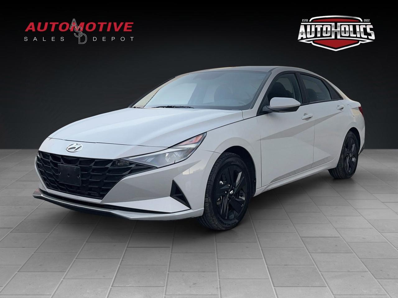 2023 Hyundai Elantra SEL Photo0