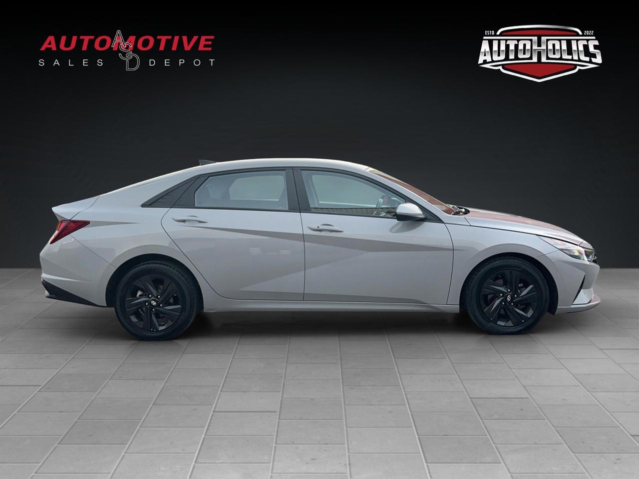 2023 Hyundai Elantra SEL Photo