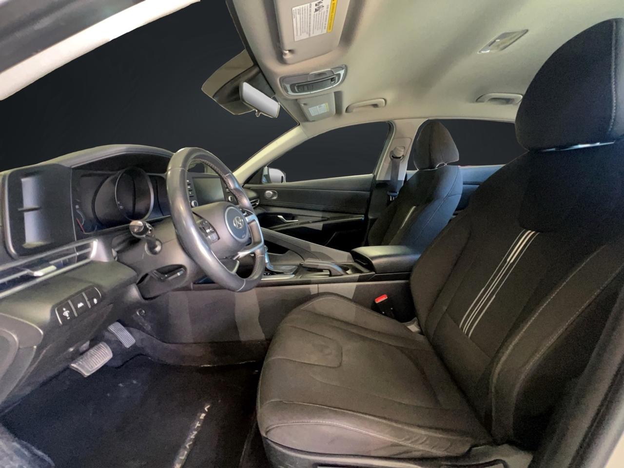 2023 Hyundai Elantra SEL Photo