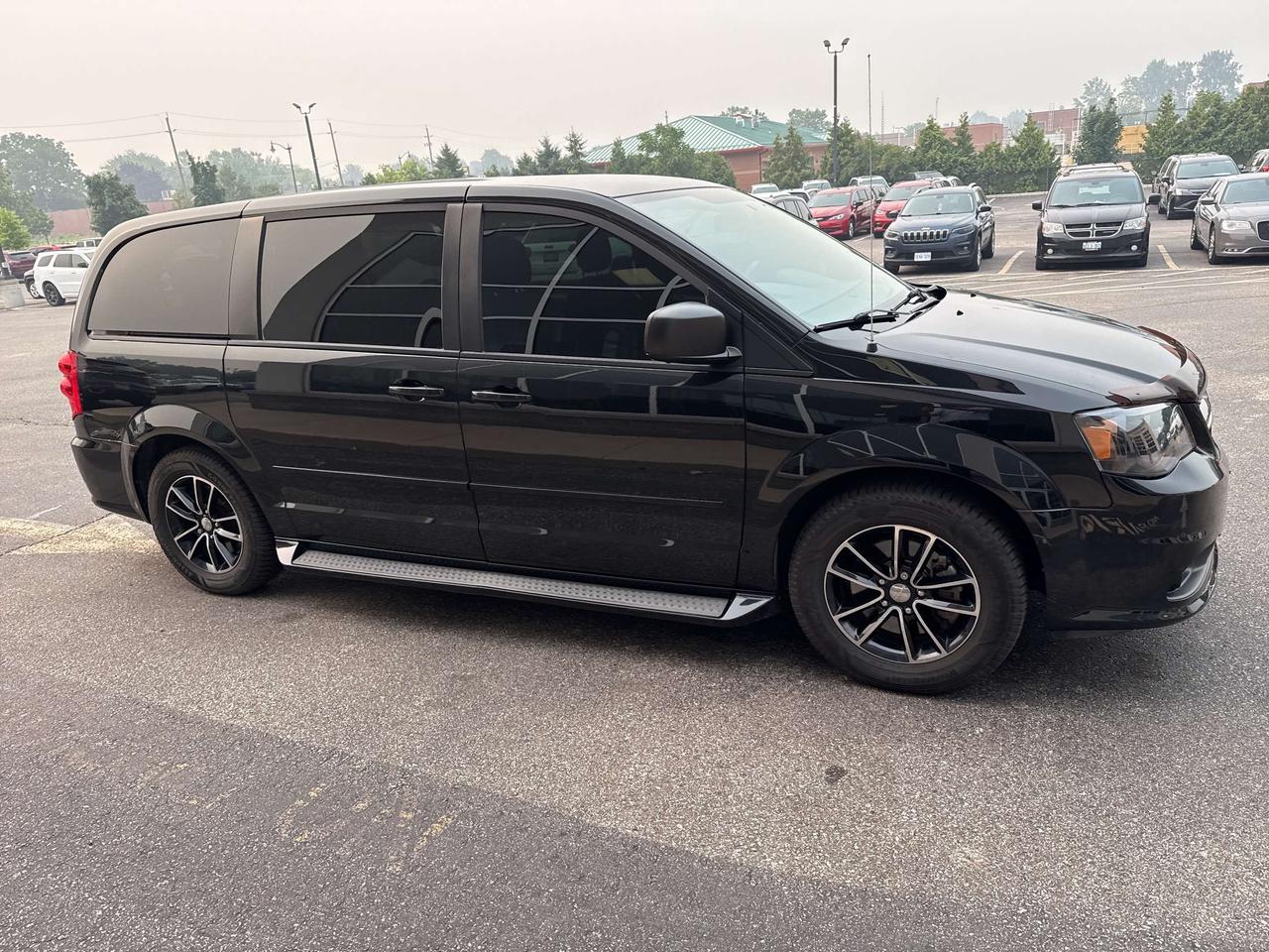 2016 Dodge Grand Caravan SXT Photo