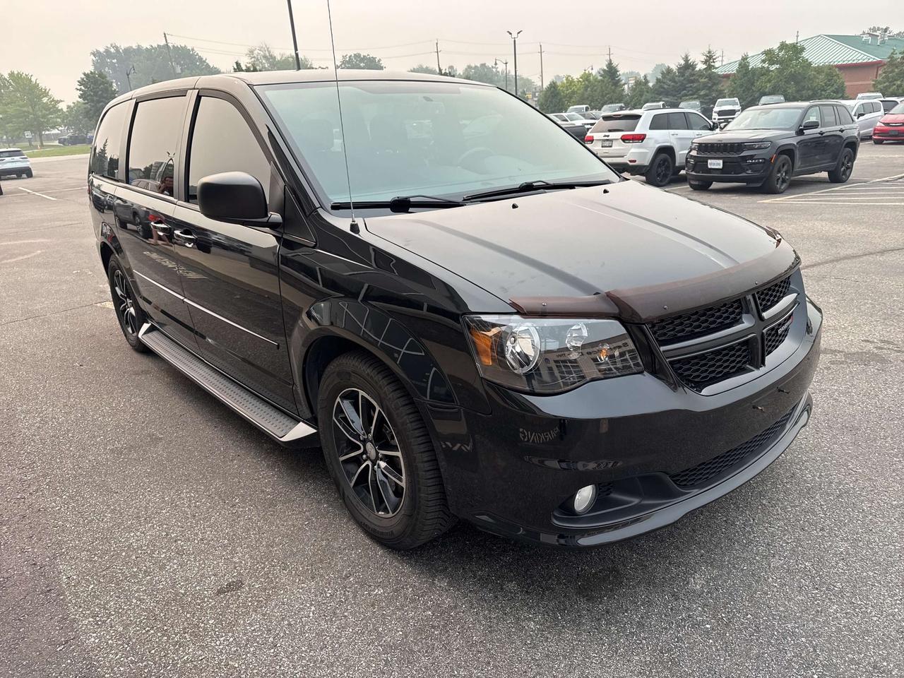 2016 Dodge Grand Caravan SXT Photo