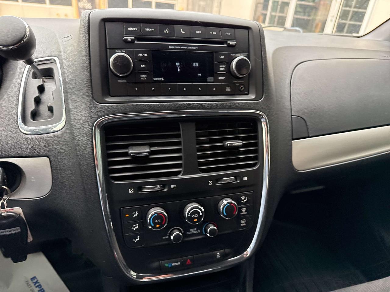 2016 Dodge Grand Caravan SXT Photo