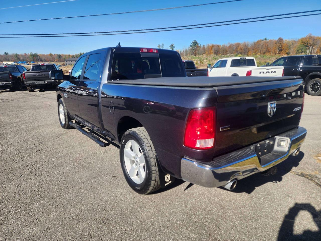 2018 RAM 1500 SLT Photo2