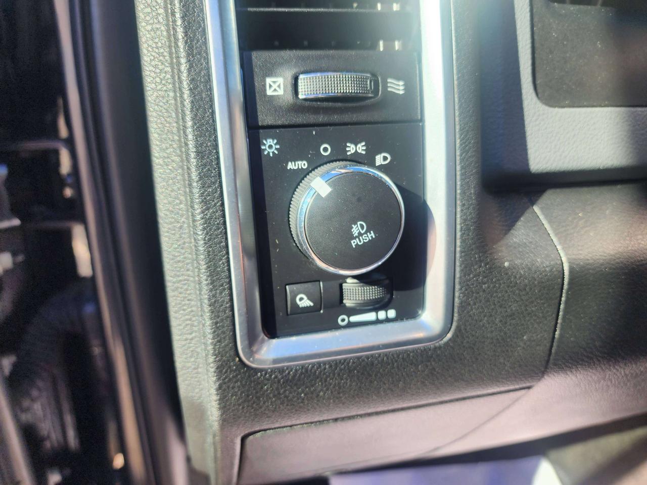 2018 RAM 1500 SLT Photo