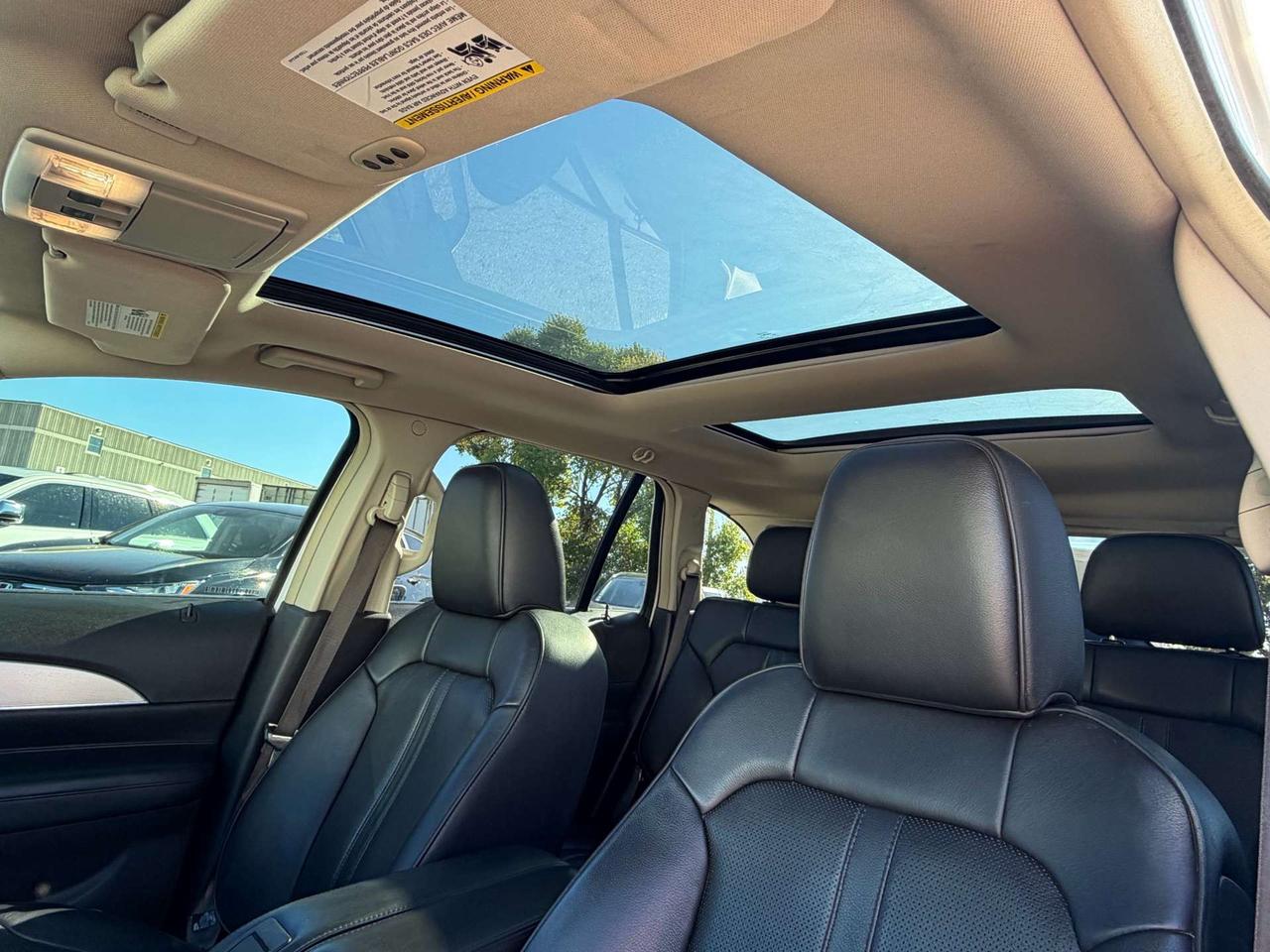 2011 Lincoln MKX AWD ~ LEATHER ~ NAV ~ DUAL SUNROOF Photo