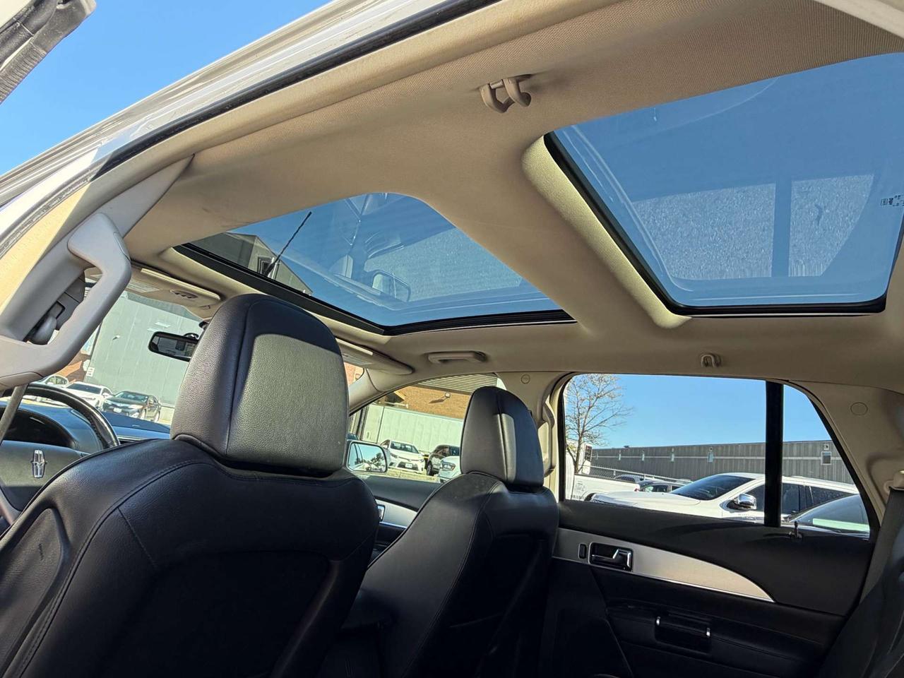 2011 Lincoln MKX AWD ~ LEATHER ~ NAV ~ DUAL SUNROOF Photo