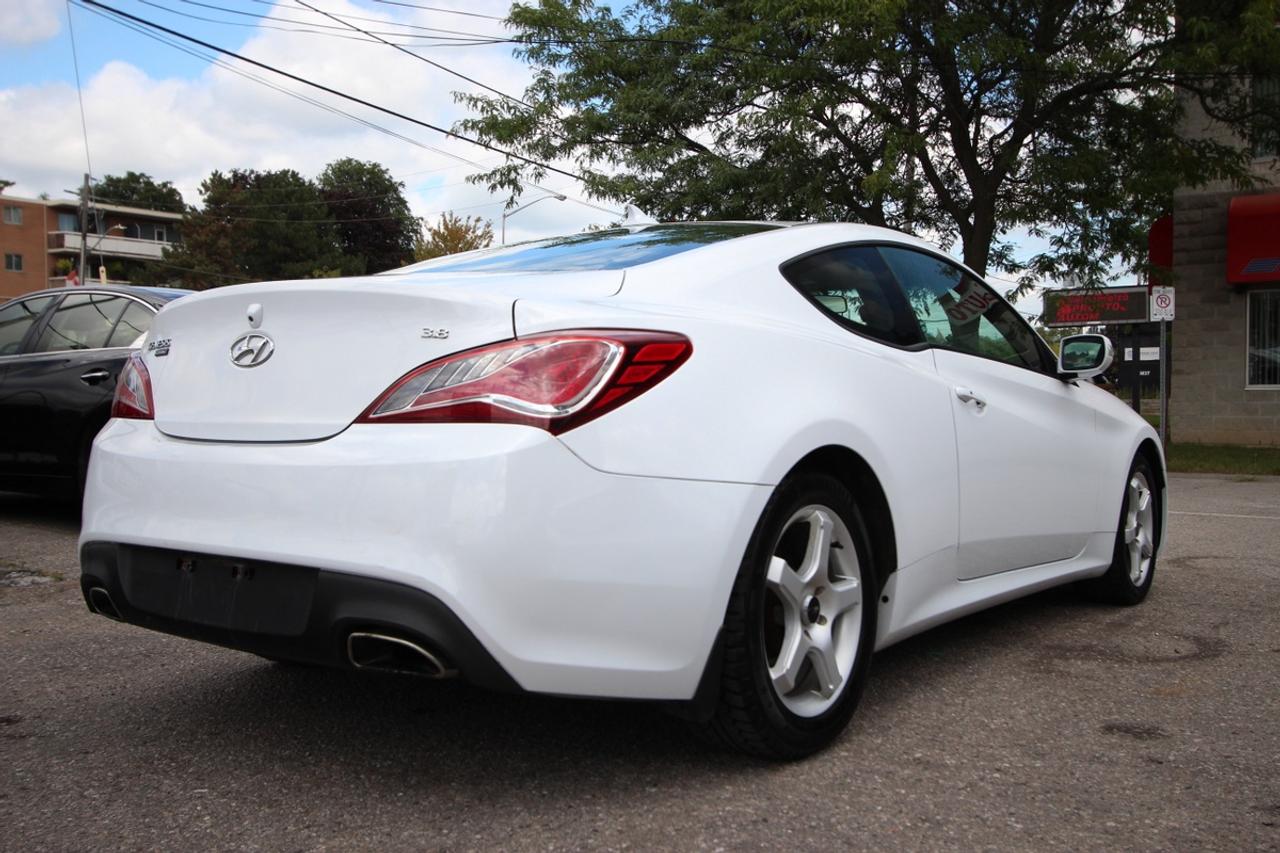2015 Hyundai Genesis 3.8 - NO ACCIDENTS, CLEAN CARFAX Photo