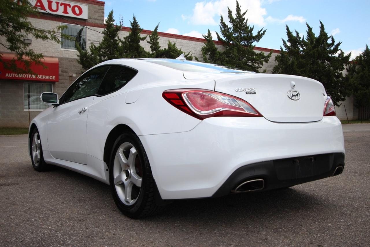 2015 Hyundai Genesis 3.8 - NO ACCIDENTS, CLEAN CARFAX Photo