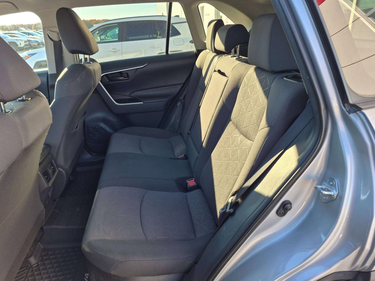 2019 Toyota RAV4 LE Photo