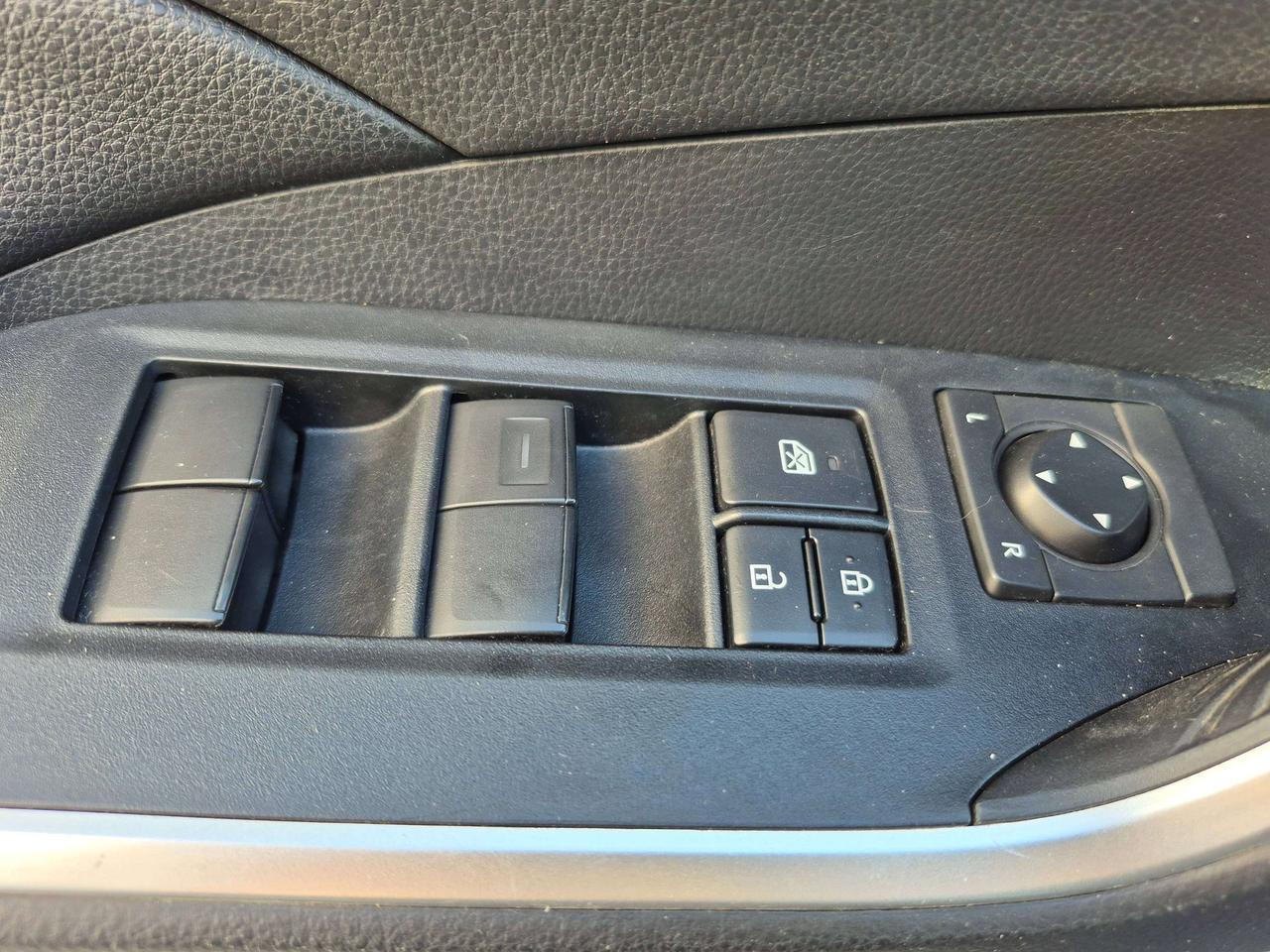 2019 Toyota RAV4 LE Photo