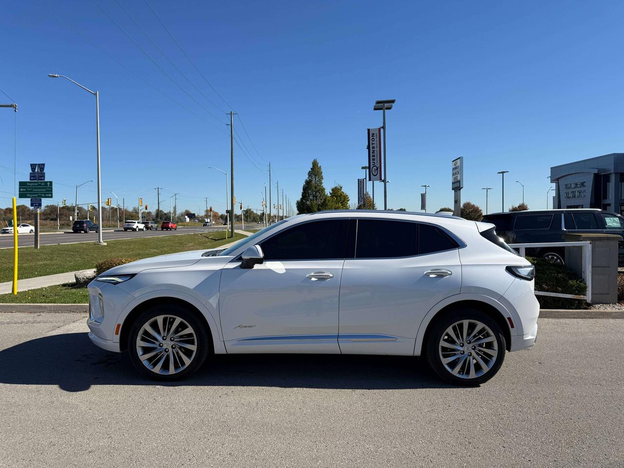 2024 Buick Envision Avenir   NO CLAIMS   PANO ROOF   VNT SEAT Photo