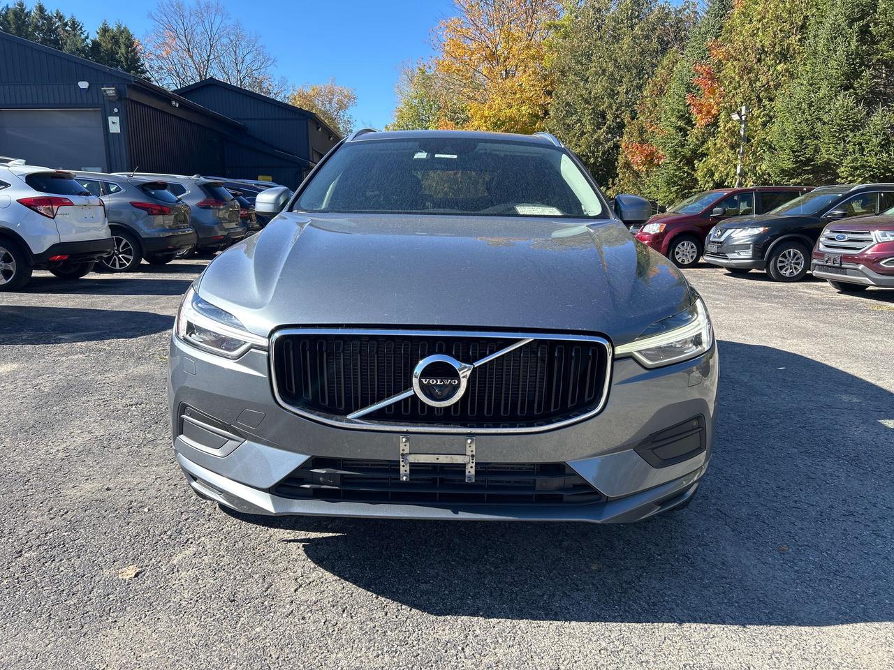 2018 Volvo XC60 Momentum Photo1