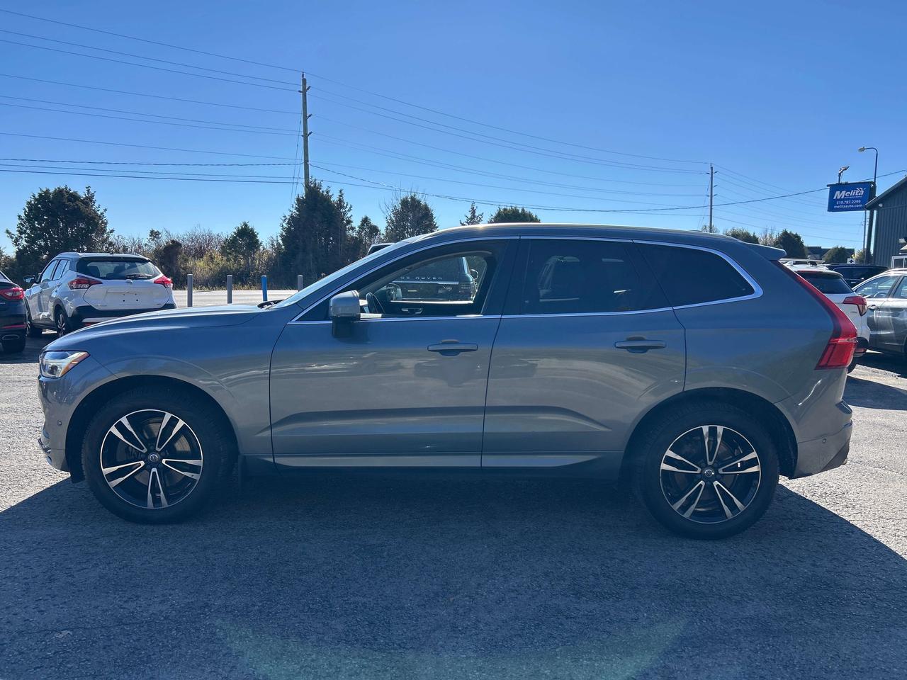 2018 Volvo XC60 Momentum Photo