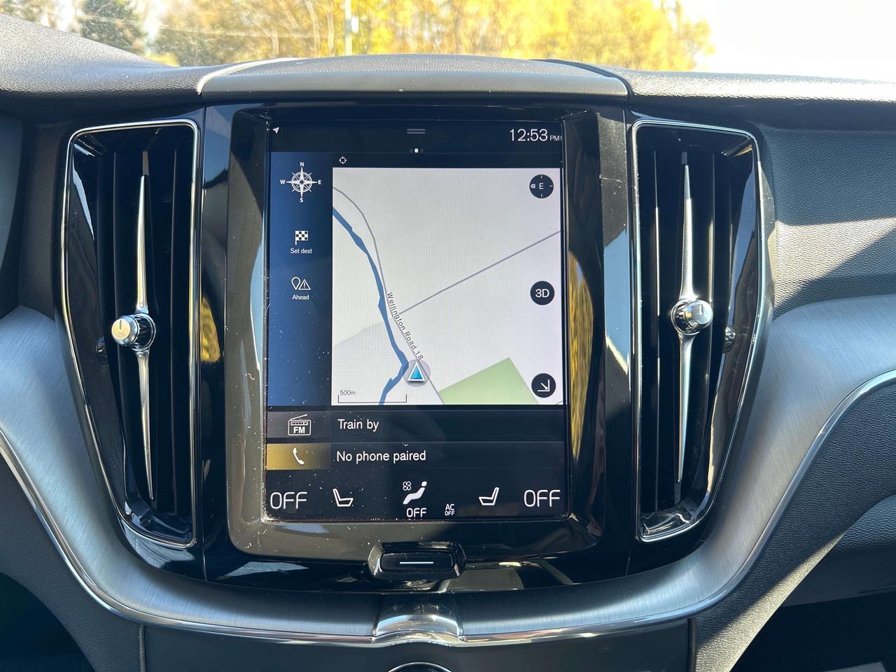 2018 Volvo XC60 Momentum Photo