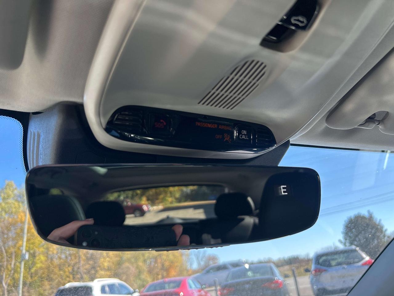 2018 Volvo XC60 Momentum Photo
