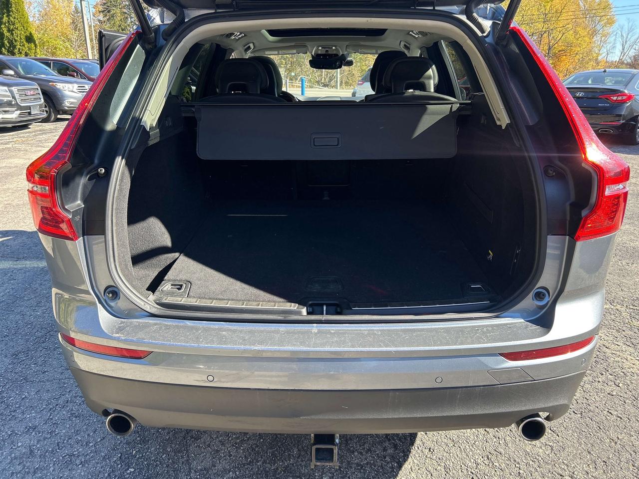 2018 Volvo XC60 Momentum Photo