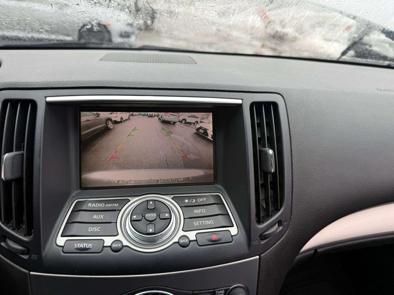 2010 Infiniti G x Photo