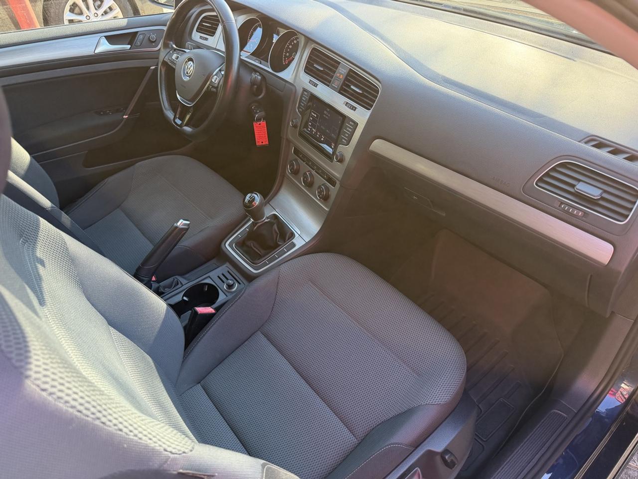 2015 Volkswagen Golf 1.8 TSI Photo
