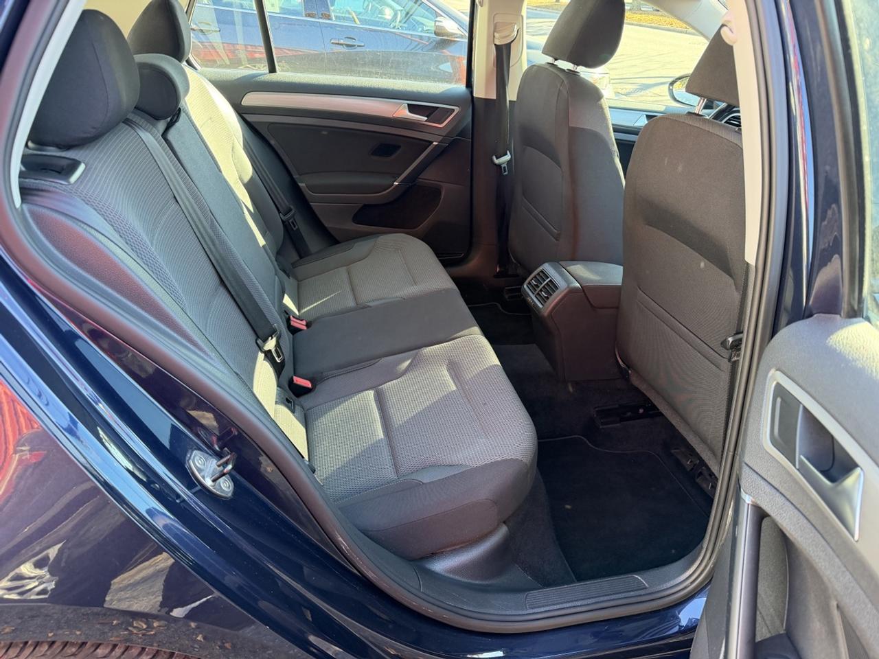 2015 Volkswagen Golf 1.8 TSI Photo