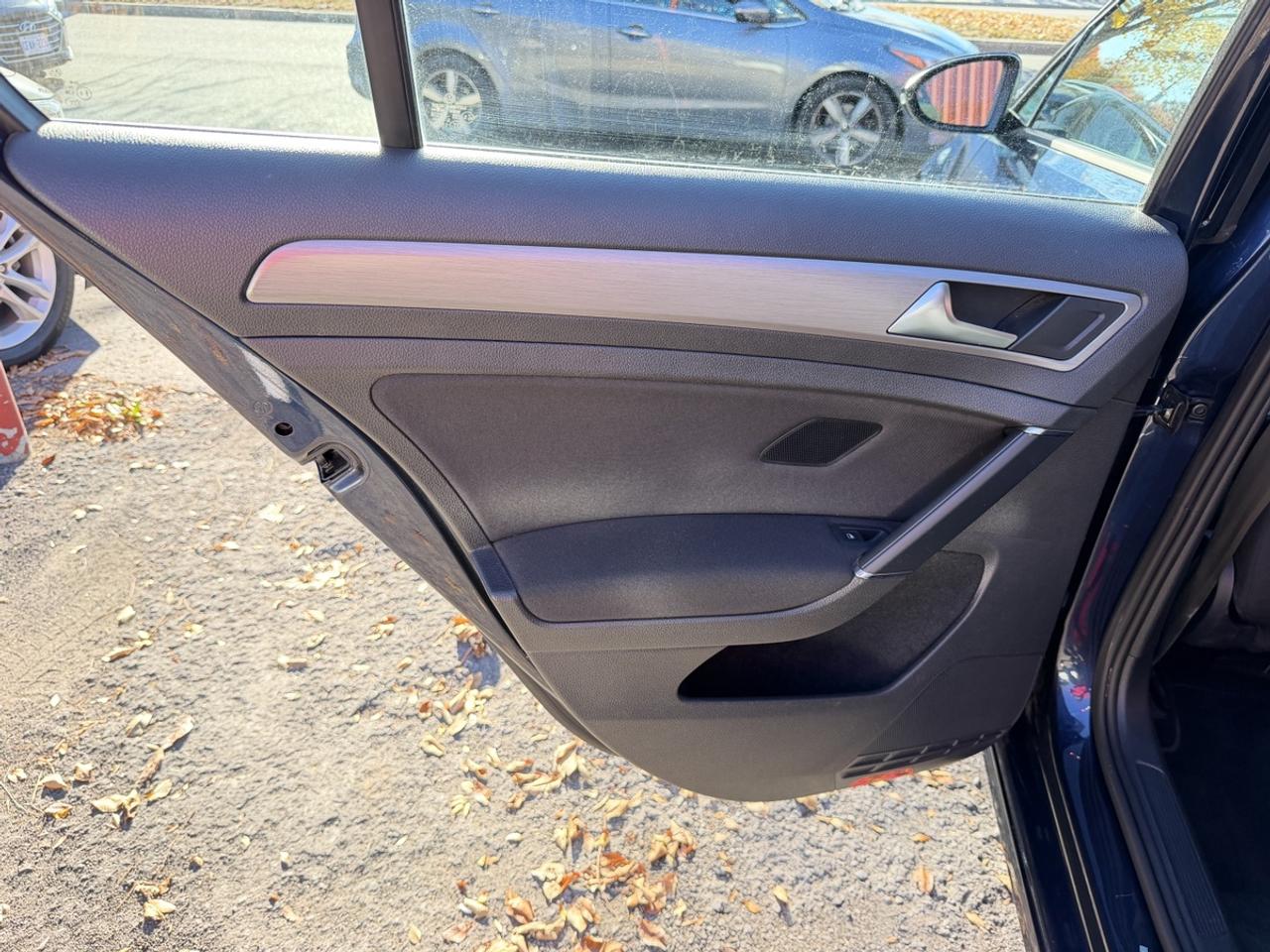 2015 Volkswagen Golf 1.8 TSI Photo