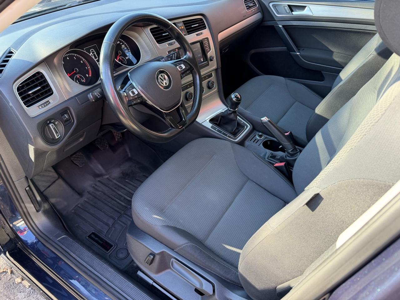 2015 Volkswagen Golf 1.8 TSI Photo