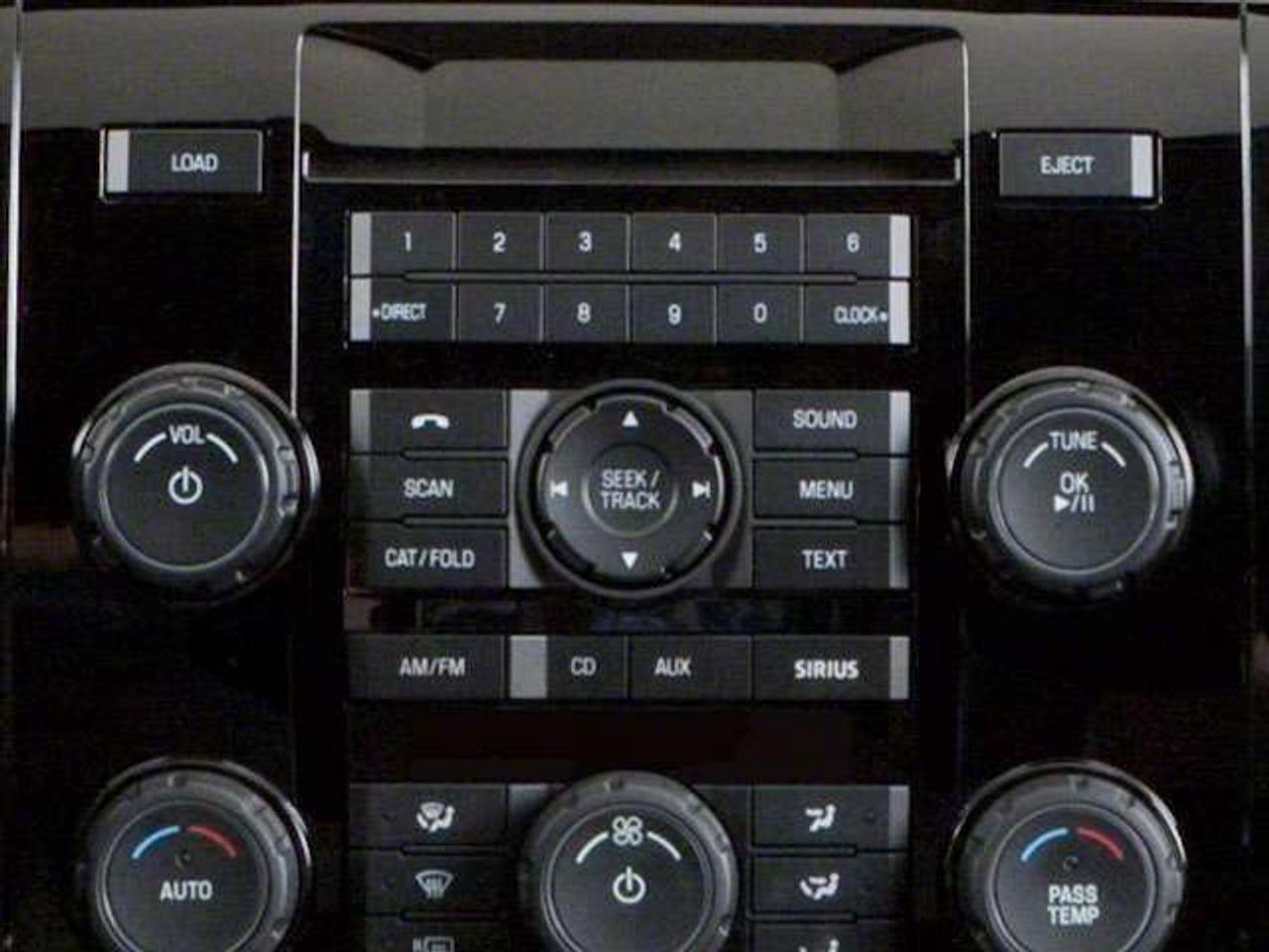 2010 Ford Escape 4WD 4DR V6 AUTO XLT Photo